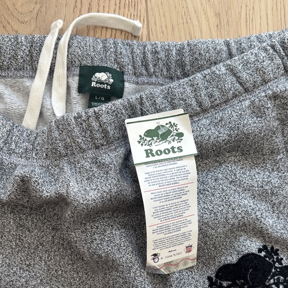 Roots MLB Blue Jays Charcoal Joggers Size Large NEW - Picture 2 of 3